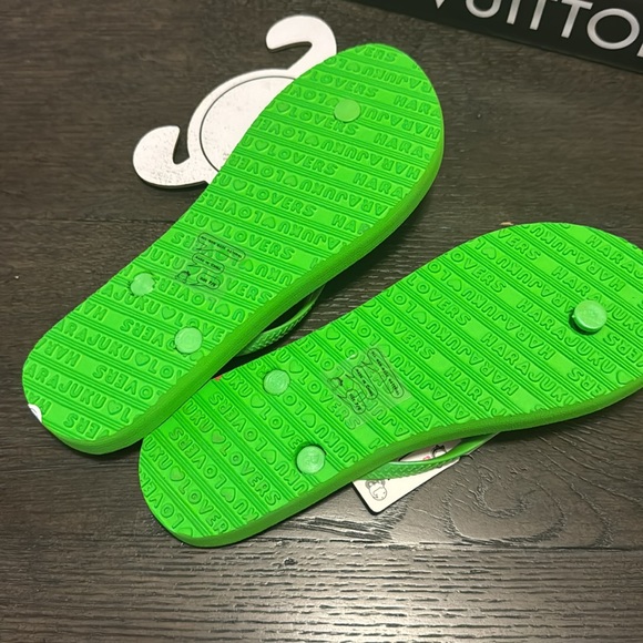 Hara Juku strawberry flip flops - Picture 3 of 6